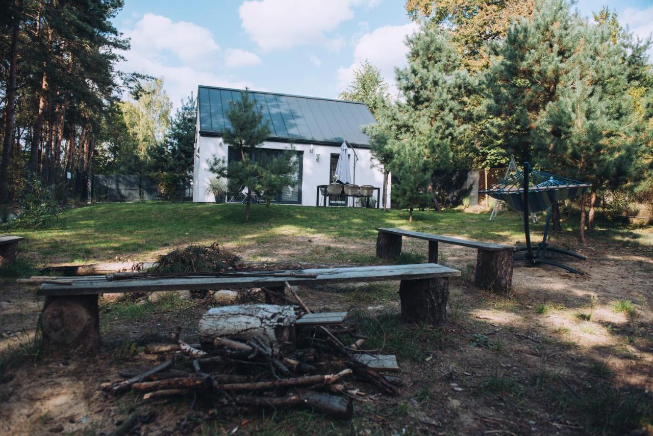 Narev Domy Wakacyjne Kazdy Dom Na Wylacznosc Oddzielnie Ogrodzony Pomiechówek Exteriör bild